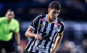 Bontempo renova contrato com o Santos e sonha: ‘Quem sabe um dia chegar à seleção brasileira’