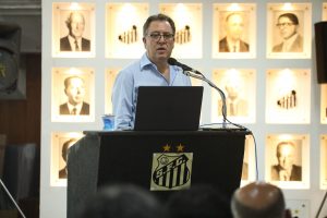 Marcelo Teixeira cobra ação de todos para sair do momento de crise no Santos