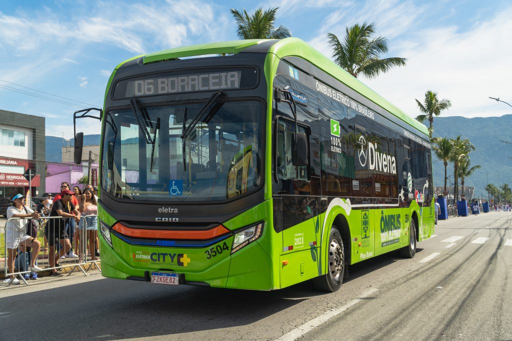 Bertioga adquire dois ônibus elétricos para linha Boraceia