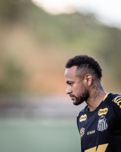 Com Neymar como esperança, Santos encara o Vitória sob pressão em Salvador
