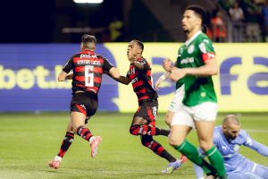Palmeiras paga pela incompetência e vê Flamengo vencer no Allianz
