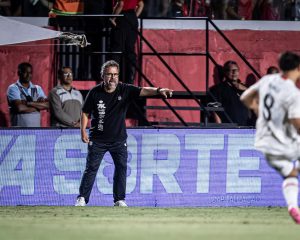Cléber Xavier quer transformar ‘desencanto’ do Santos em ponto de arrancada contra a degola