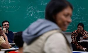 Vagas para alfabetização de jovens, adultos e idosos
