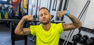 Neymar anuncia leilão no mesmo dia de jogo da seleção brasileira pelas Eliminatórias
