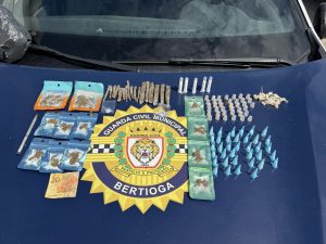 GCM de Bertioga apreende drogas durante ronda escolar