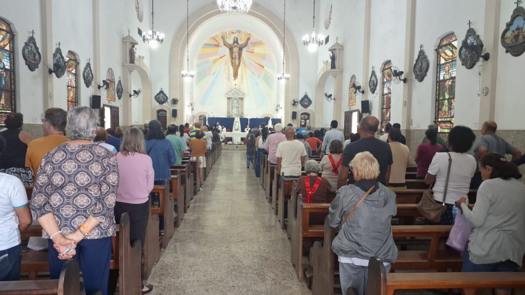 Dia de Nossa Senhora de Fátima é celebrado em Guarujá