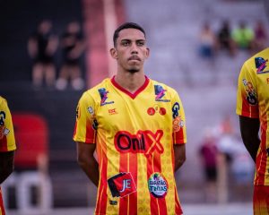 Destaque do Jabuca, meio-campista Fabinho é contratado por clube parceiro do Feyenoord, no Paraná