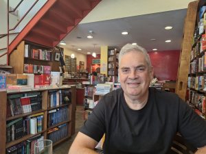 Entrevista com José Luiz Tahan: “Livraria não pode ser depósito, tem que ser  lugar vivo”