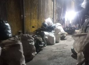 Força-tarefa fecha dois ferros-velhos clandestinos em Santos