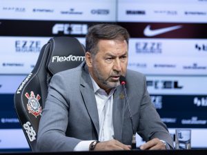 Augusto Melo é destituído pelos sócios do Corinthians e deixa presidência isolado e investigado