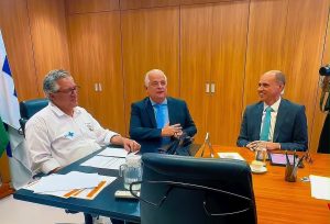 Alexandre Padilha recebe secretário de Saúde de Santos