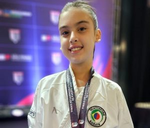Atleta de Praia Grande conquista medalha de ouro no Paulista de Karatê