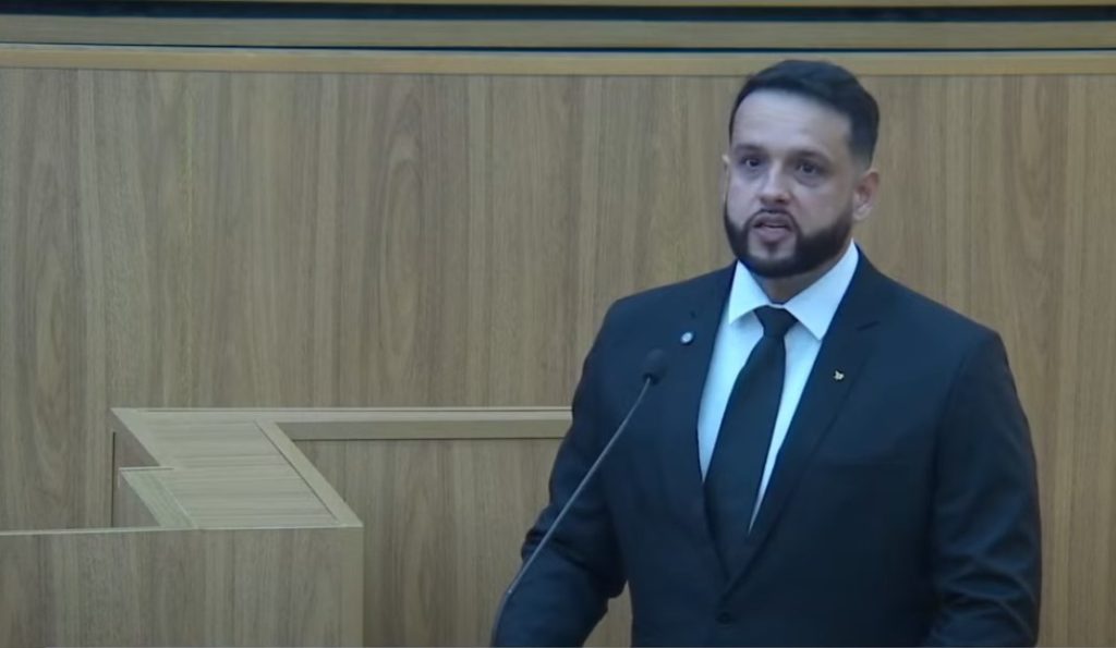 Kaio César assumiu como vereador por duas sessões