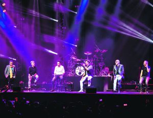 Roupa Nova celebra 40 anos de história com show em Guarujá