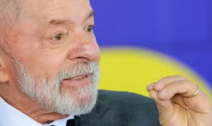Lula anunciará crédito para entregadores comprarem moto elétrica
