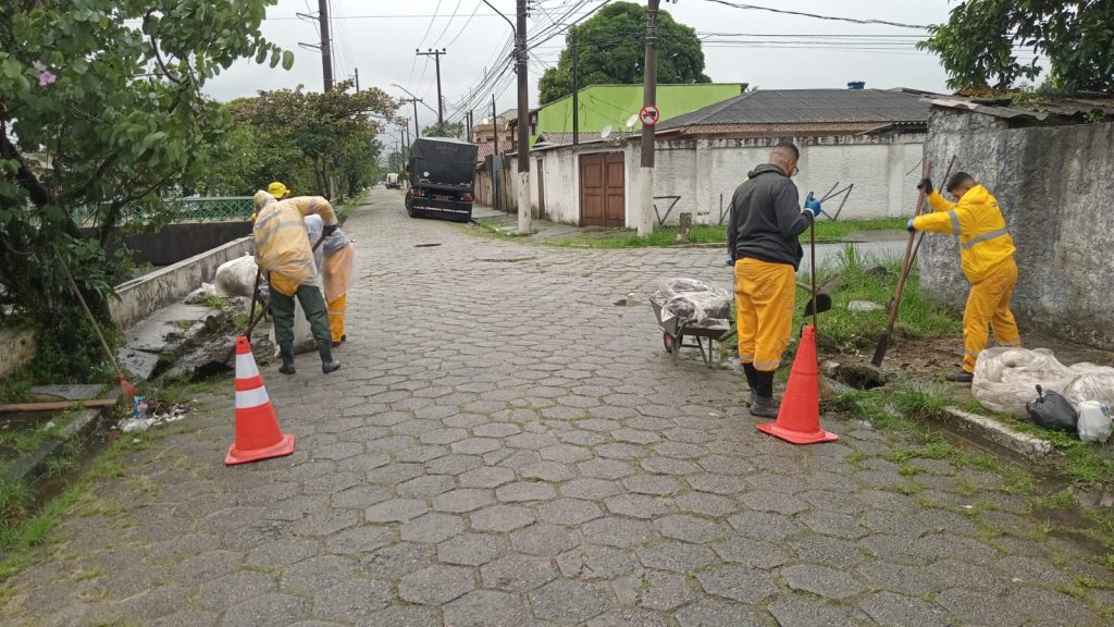 Vila da Noite e Boa Esperança recebem serviços de limpeza