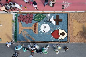 Guarujá celebra Corpus Christi com confecção de tapetes; confira a programação