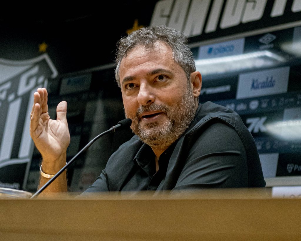 Mattos se afasta da fama de gastão e diz que o elenco do Santos é bom