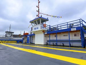 Balsa é reformada e volta a operar entre Santos/Guarujá