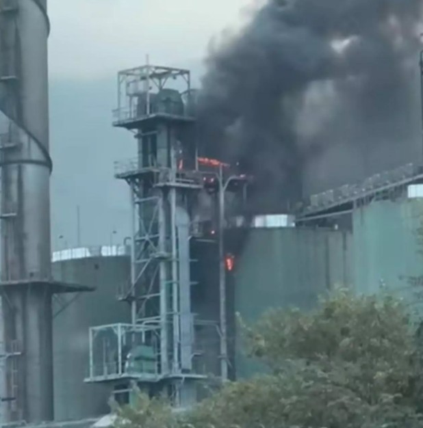 Incêndio atinge indústria petroquímica em Cubatão