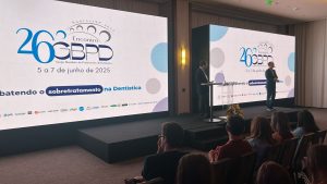 Professores de Dentística debatem Sobretratamento em Santos