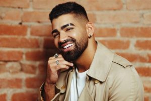 Guarujá terá shows de aniversário com Chico César e Dilsinho
