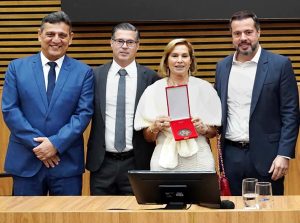 Mais uma noite para ficar na história