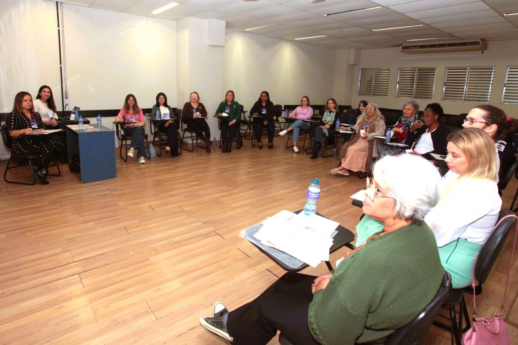 Conferência debate políticas públicas para mulheres de Santos