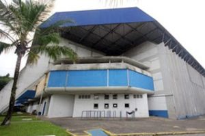 Guarujá realiza drive-thru de vacinação neste sábado