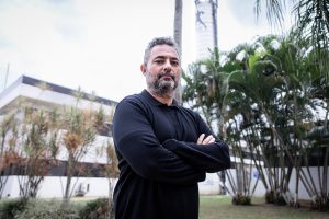 Alexandre Mattos é apresentado oficialmente no Santos e exalta Neymar: ‘Ele é um gênio’