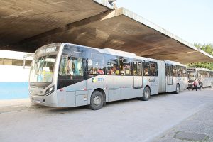 Motoristas de ônibus podem entrar em greve em Guarujá