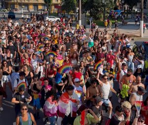 Parada do Orgulho LGBT+ celebra envelhecimento e resistência