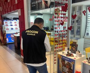 Procon Guarujá realiza operação especial para o Dia dos Namorados