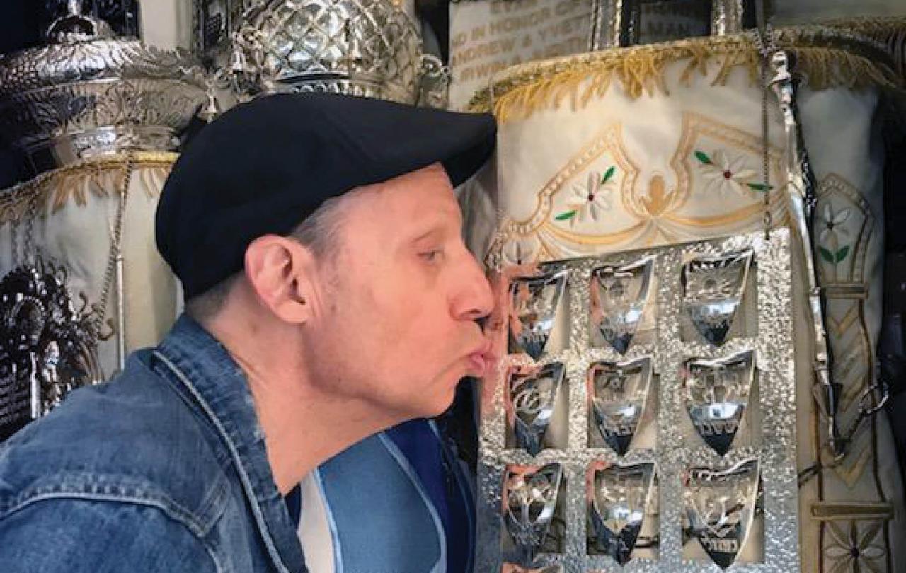 O Sentido Místico dos Beijos entre as Pessoas e Outras Tradições Judaicas do Ato de Beijar | Jornal da Orla