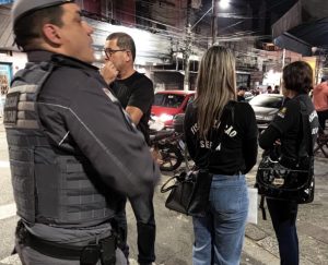 Força-tarefa fecha comércios em Santos; Boqueirão fez parte da ação após denúncias