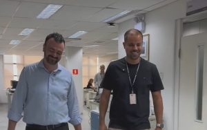 Vereador da oposição rasga seda com secretário municipal