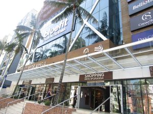 Bombeiros controlam princípio de incêndio no Shopping Pátio Iporanga