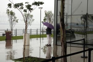 Frente fria traz chuva, ventos fortes e mar agitado para os próximos dias