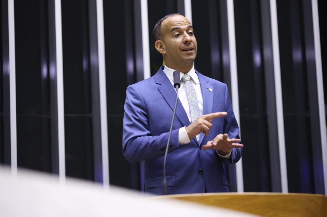 Aumento de deputados é irresponsável, diz Paulo Alexandre Barbosa | Jornal da Orla