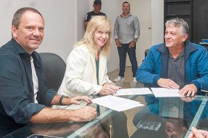 Prefeita de Mongaguá define equipe com marido como protagonista