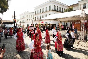 Com fado: começa hoje, no Teatro Municipal, a grande festa de Portugal