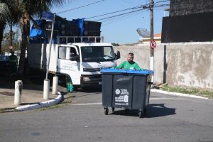 Santos instala 330 novos contentores de lixo em 36 bairros