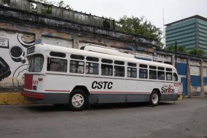 Trólebus histórico retorna a Santos após 30 anos