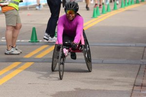 Com melhor tempo da carreira, paratleta santista Vanessa Cristina conquista vitória nos Estados Unidos