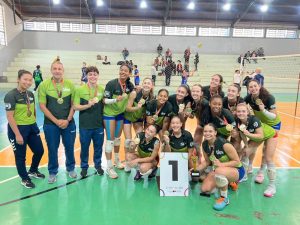 Santos encerra participação nos Jogos da Juventude com tetracampeonato no vôlei feminino