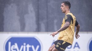 Igor Vinícius é anunciado como reforço do Santos até junho de 2028
