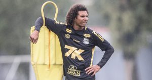 Reforço do Santos, Willian Arão impressiona pela sua versatilidade no futebol grego