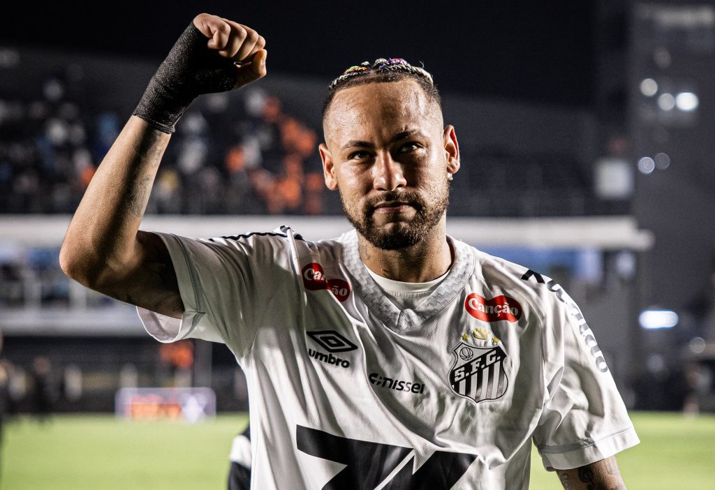 Neymar vê Santos forte e em condições de sonhar alto: ‘Podemos ir muito além do que vive hoje’
