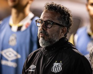 Cléber Xavier vai trabalhar parte ‘mental’ do elenco santista por reabilitação no Brasileiro