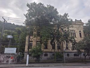 Sem alunos, nem recursos, USP encerra atividades em Santos nesta segunda-feira
